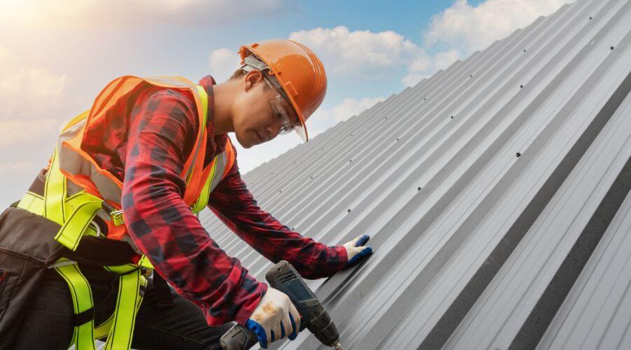 GAF roofing contractor in Lost Nation, IA